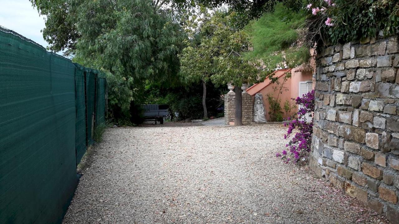 Deliziosa Casetta Con Dehor E Giardino Immersa Nel Verde Ligure Imperia Kültér fotó